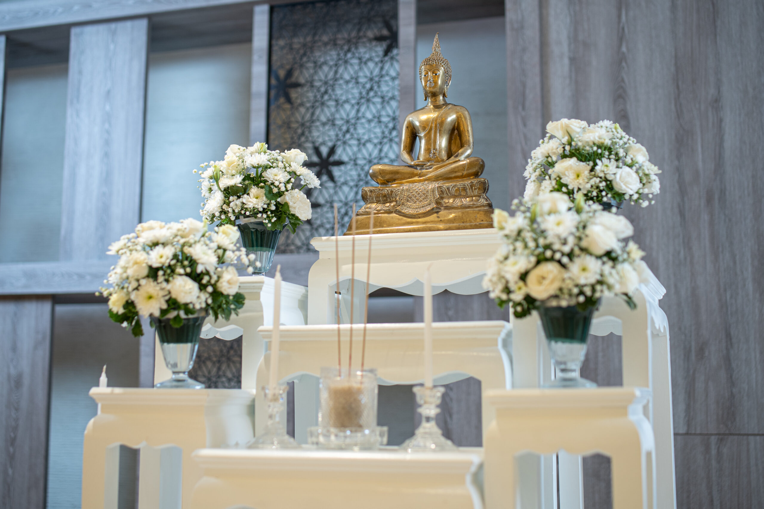 จัดหิ้งพระให้รวย